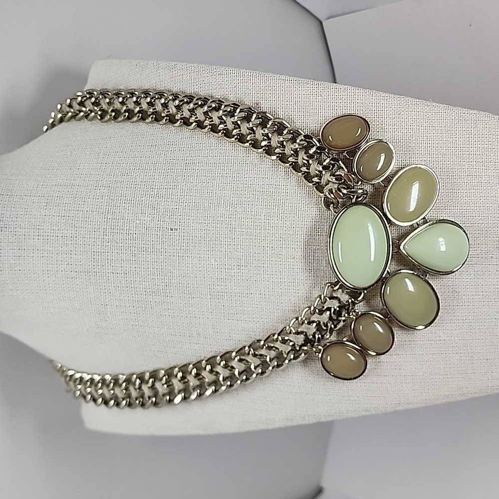 Chain Ribbon Cabochon Light Green Statement Necklace